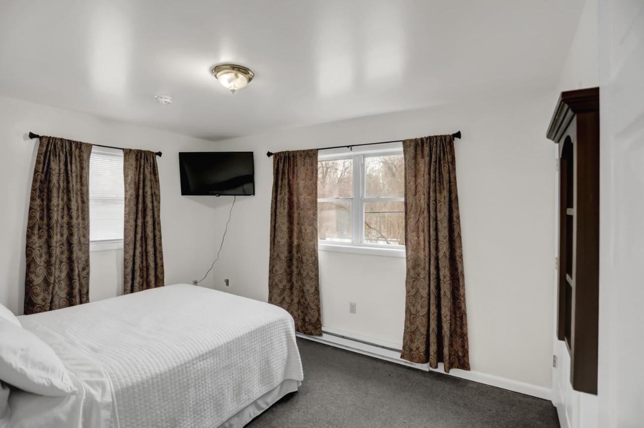Halifax Inn Hotel